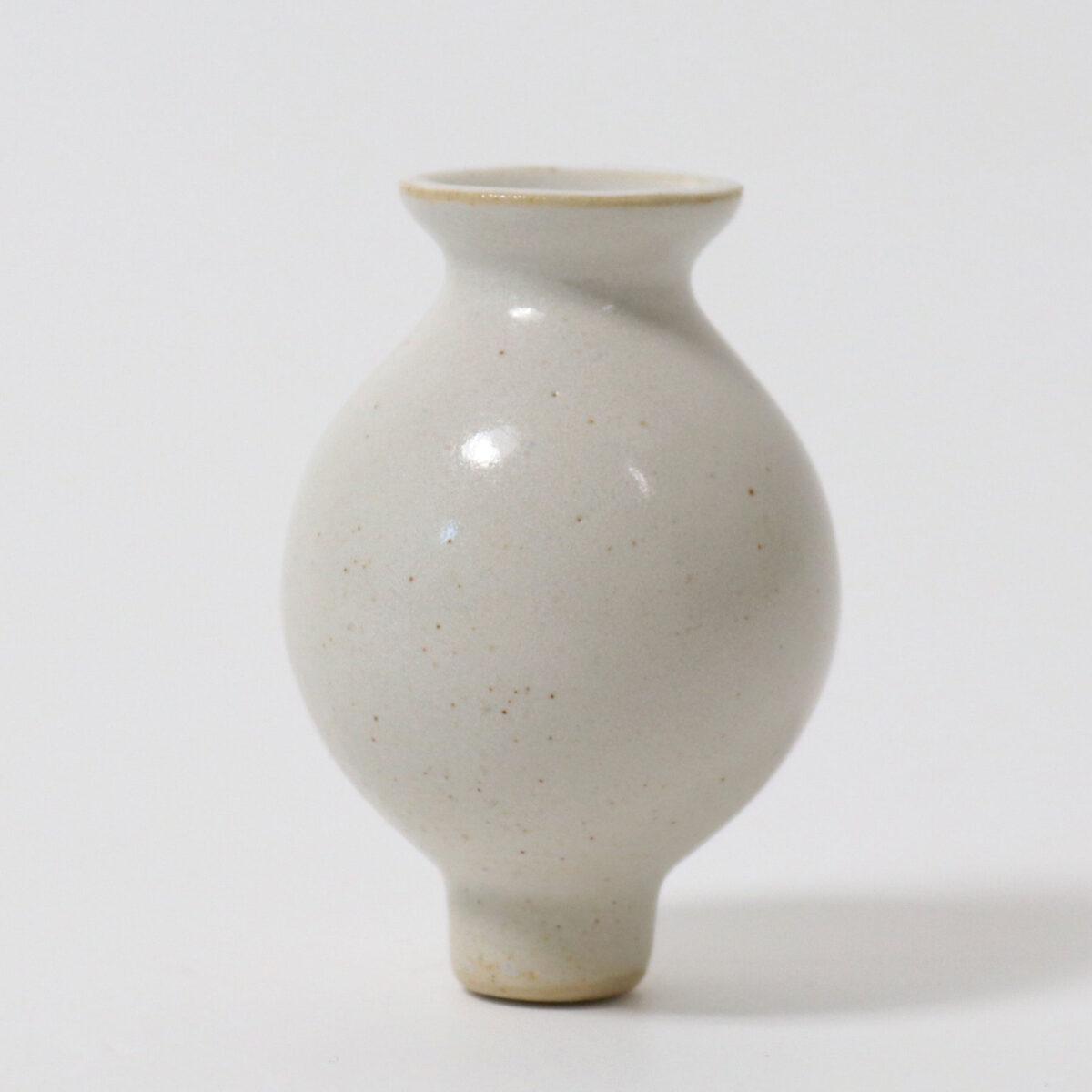 White Vase Grimms