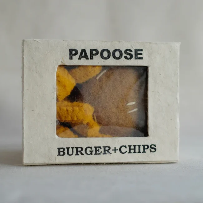 המבורגר וצ’יפס – Papoose