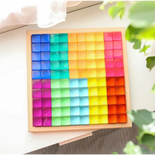 סט 100 קוביות צבעוניות עם מגש – Bauspiel