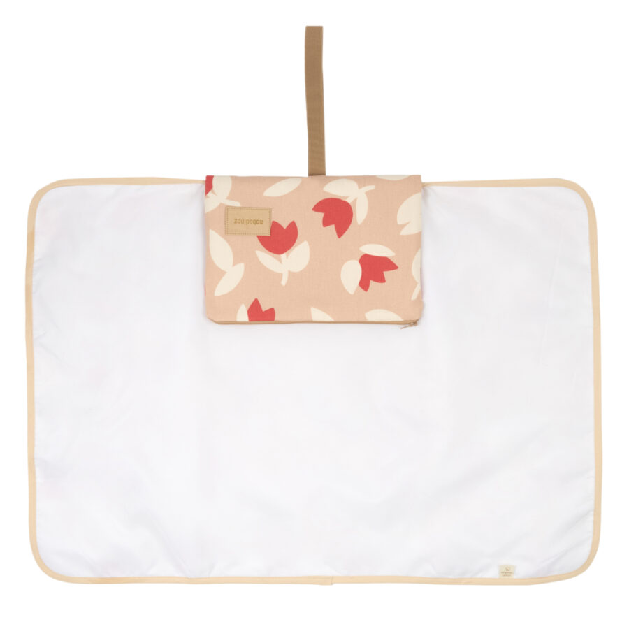 Hyde Park Waterproof Changing Pad Red Tulips Nobodinoz 2 8435574937582 1.jpg