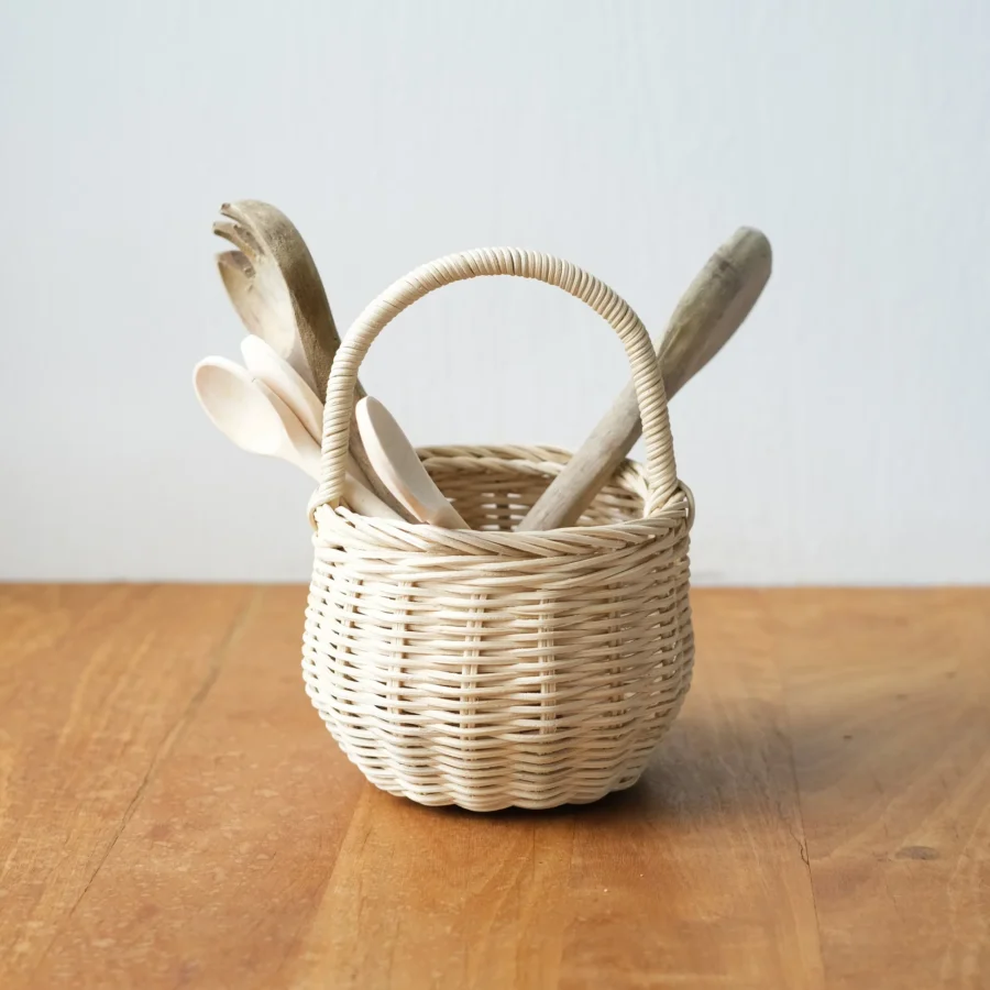 Oe Berry Basket Straw Lifestyle 01 2000x Oe Berry Basket Straw Lifestyle 01 2000x
