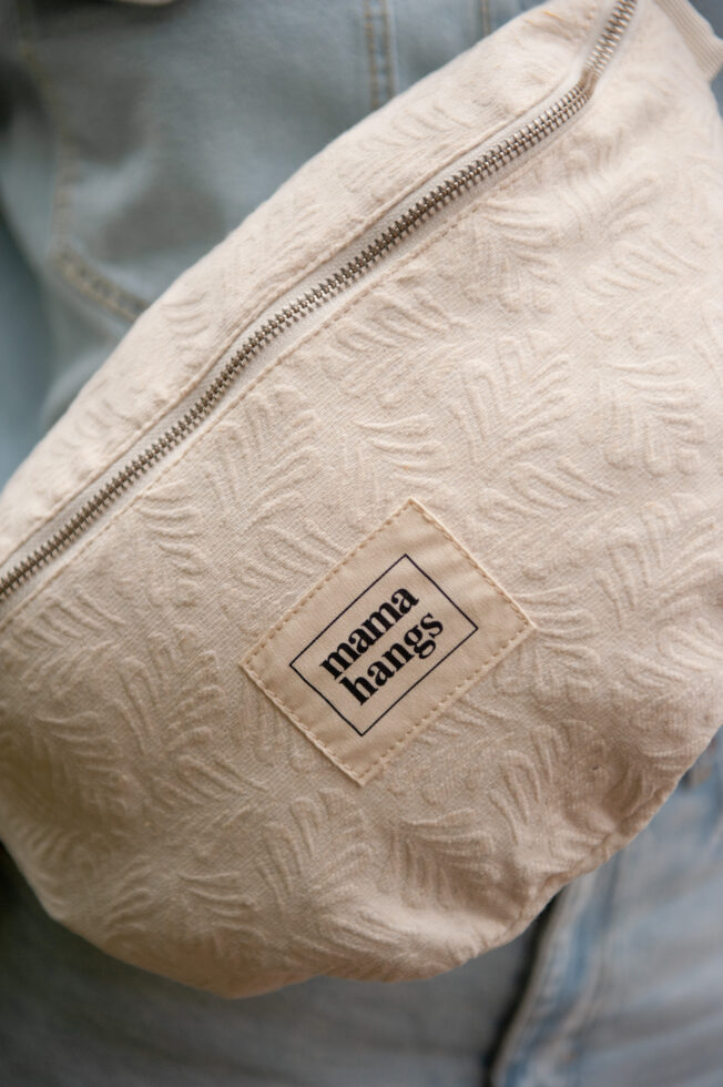 Mama Hangs Fannypack Bloom Bag Jacquard Palm Écru 3076
