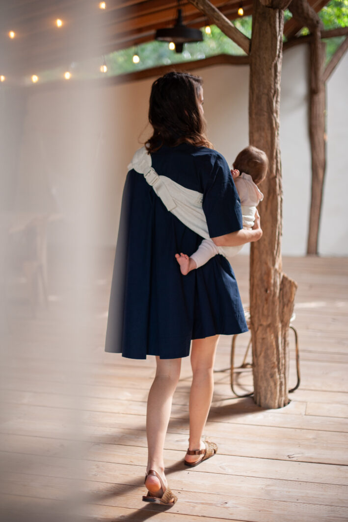 Mama Hangs Porte Bambin Carry & Walk Palm Ecru 0328