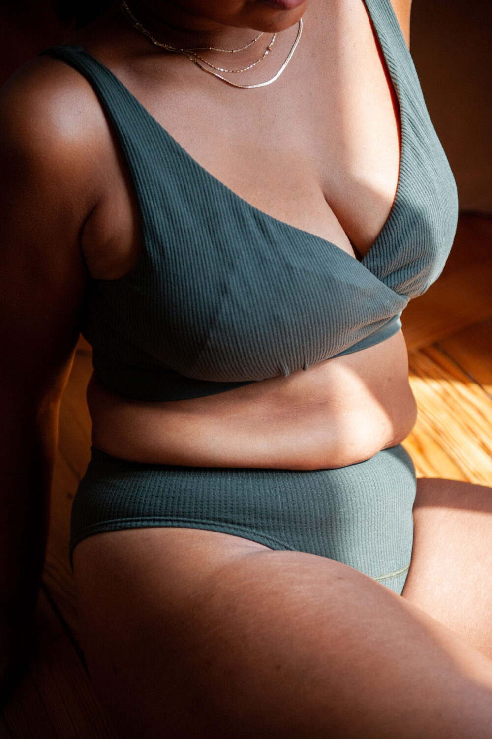 Mama Hangs Soutien Gorge D'allaitment Day N' Night 2.0 Micromodal Rib Olive 653 Copie