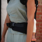 Mama Hangs Porte Bébé Carry&bloom Palm Noir 0639