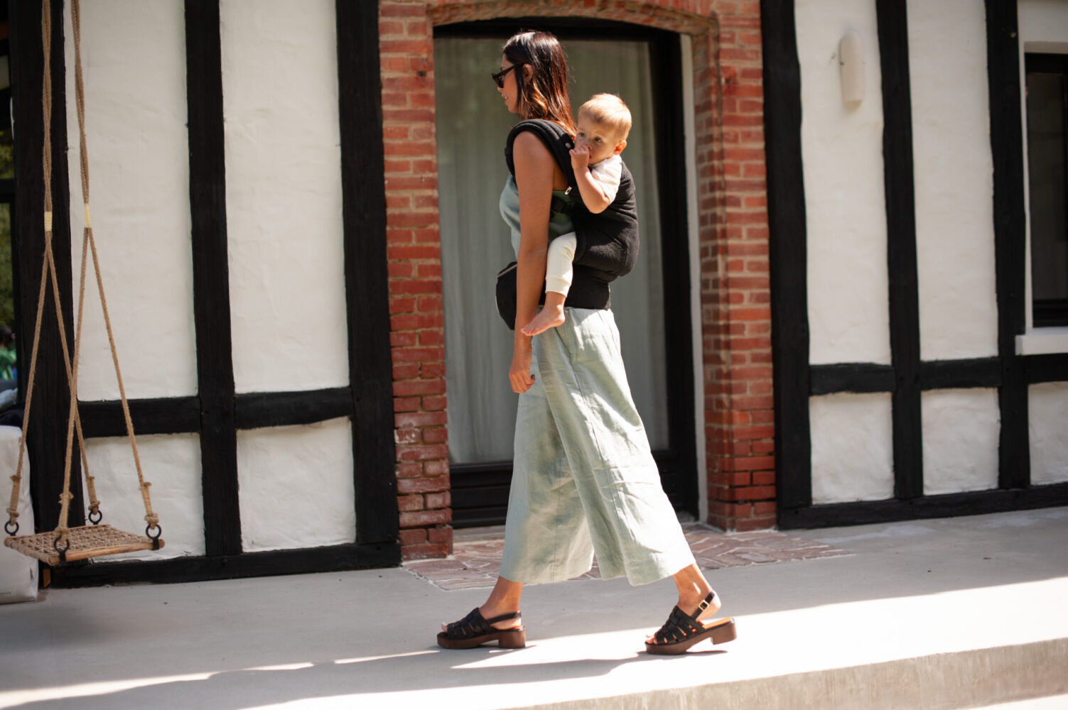 Mama Hangs Porte Bébé Carry&bloom Palm Noir 0698