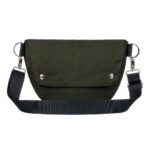 Mama Hangs Banane Organisateur De Bebe Bloom Bag Fabrique Au Portugal 1080 1280 Olive Noir Dos53