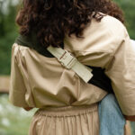 Mama Hangs Porte Bambin Carry & Walk Olive Ecru 1775