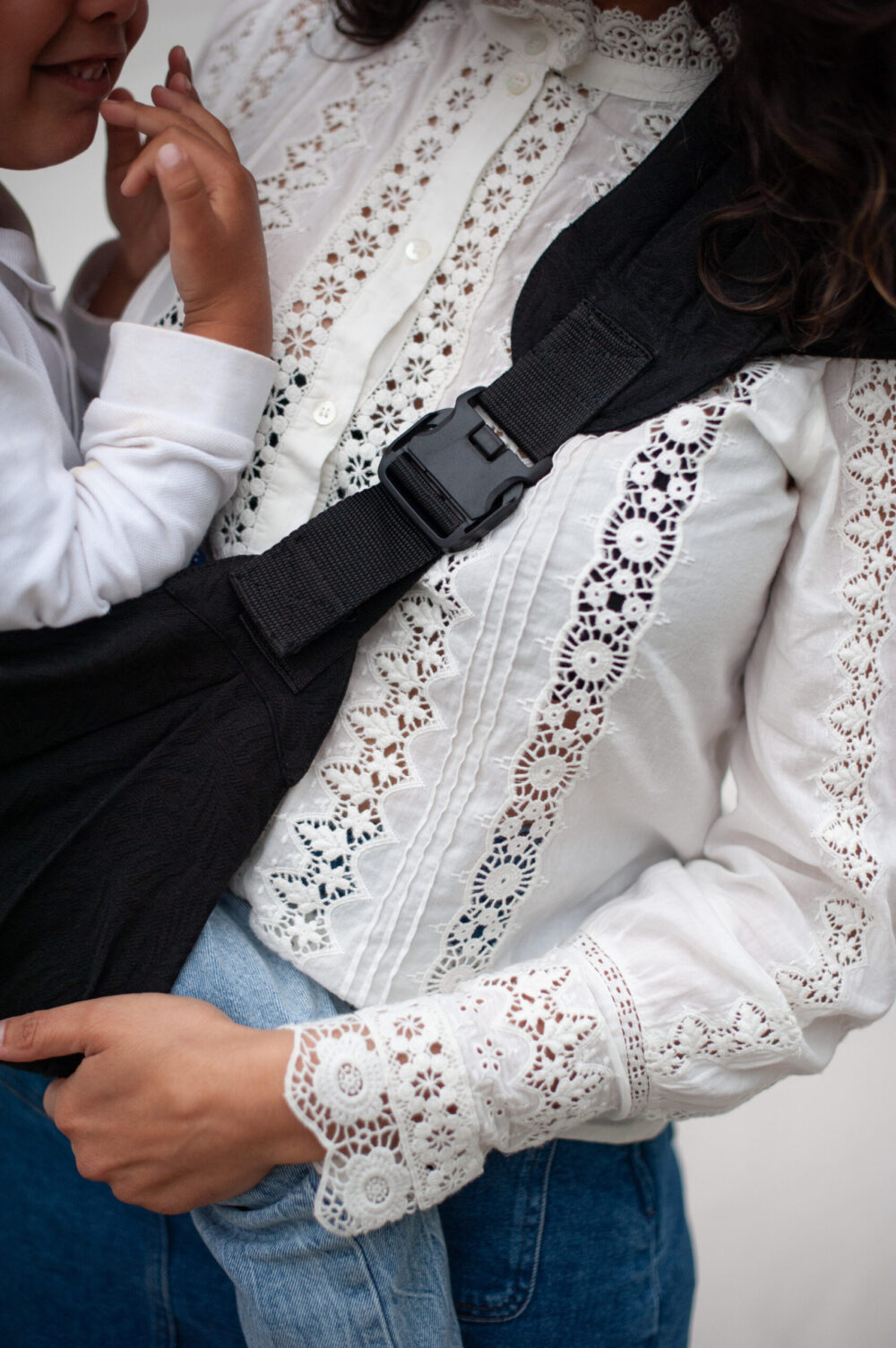 Mama Hangs Porte Bambin Carry & Walk Palm Noir 1963