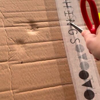 ⁨	לצד תחום המשחקים שהולך ומעמיק בחנות…
קבלו השקה למותג חדש בתחום האמנות ועיצוב הבית! 🕯️🐝🪵🎂⁩‏OVO Thingsמוזמנות ליהנות מקוד הנחה של 15% למשך 72 השעות של ההשקה: newlove15הפריטים זמנים למשלוח מיידי! תתחדשו!✨