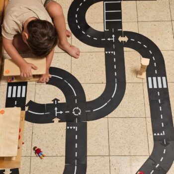 אחרי חודשים ארוכים ללא… הם חוזרים עם הפתעה!קבוצה חדשה נפתחה ל Waytoplay
עם 20% הנחה!!! 🚗המותג ההולנדי מייצר כבישים גמישים ועמידים והפעם … השקה למוצר חדש של המותג: קשתות 🌈 עשויות גם הן מחומר עמיד, מאפשרות בנייה יצירתית ויהיו תוספת מדליקה לכבישים!סגירת הקבוצה: 12.3
הגעה: מאי ☀️ ותודה על התמונה הזו שאני אוהבת כל כך! @yana_gabelev @waytoplaytoys