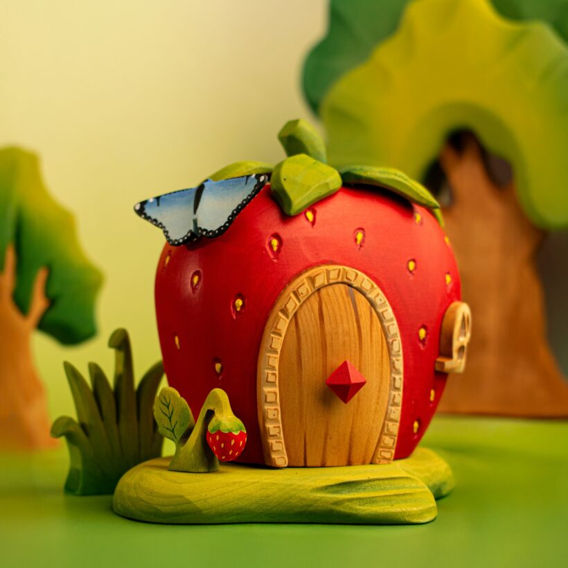 Strawberry Plant~5684678