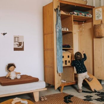 סיבוב חדש לשטחי רוגה עם 15% הנחה ואספקה ביולי✨ שטיחים משעם טבעי, עם שכבת הגנה שמאפשרת לנקות אותם כמו ששוטפים רצפה! הם לא מעניינים את בעלי החיים 🐈 וממש אהובים על ידי ילדים ומבוגרים! מבודדים מקור בחורף ומושלמים ויפים לקיץ☀️ לא צוברים אבק ונשארים יפים ומרגשים גם בחלוף השנים…  לינק בביו🤎 צילמה בכישרון @elamaylatt
