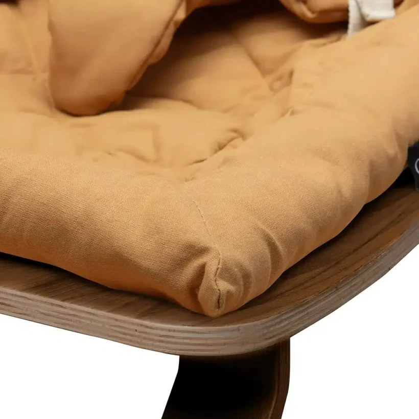 Levo Camel Detail1 W 2