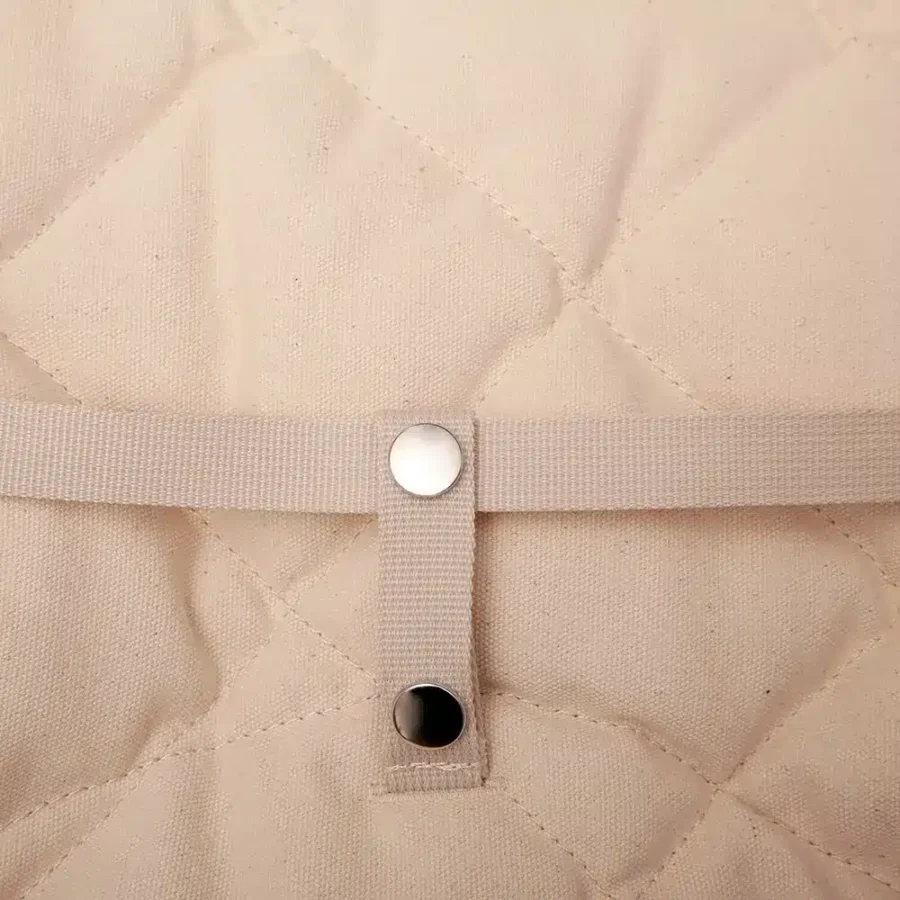 Levo Camel Detail3 2 Levo Camel Detail3 2