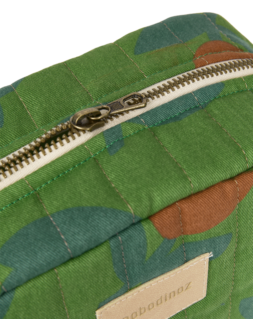 Hyde Park Waterproof Vanity Case Green Tulips Nobodinoz 3 8435574941626.png
