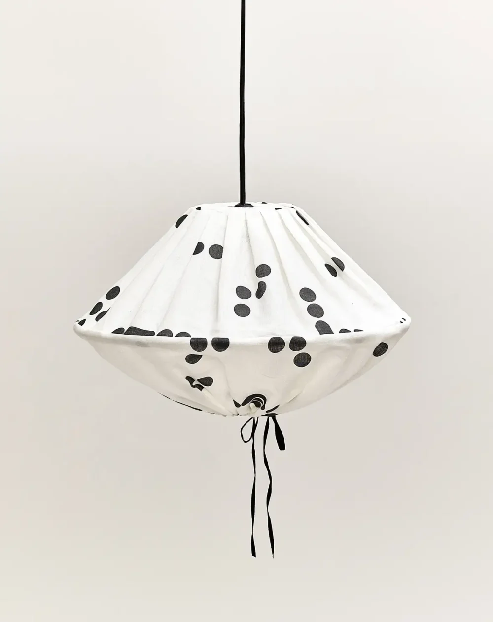 Yumi Lampshade Diameter 50cm Black Dots Sequence Nobodinoz 1 8435574943743.jpg