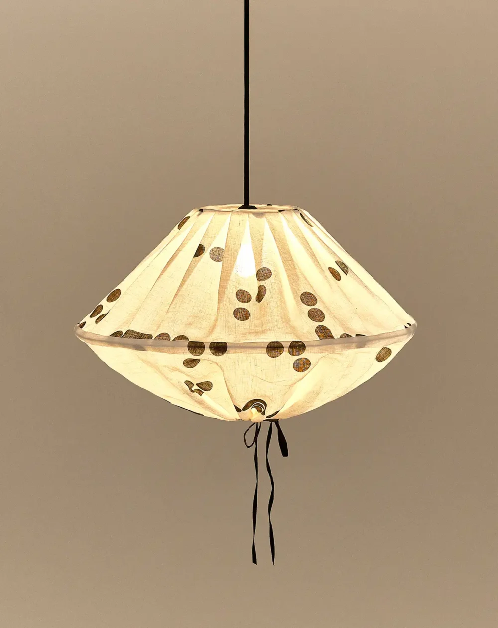Yumi Lampshade Diameter 50cm Black Dots Sequence Nobodinoz 2 8435574943743.jpg