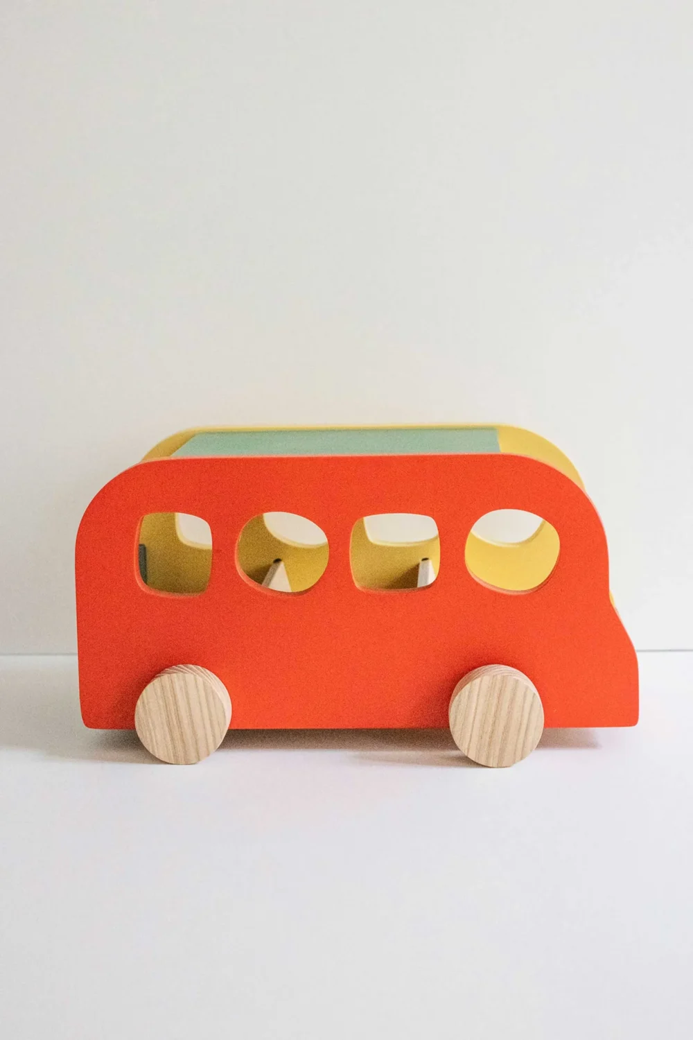 Babai Bus Multicolor Classic.jpg