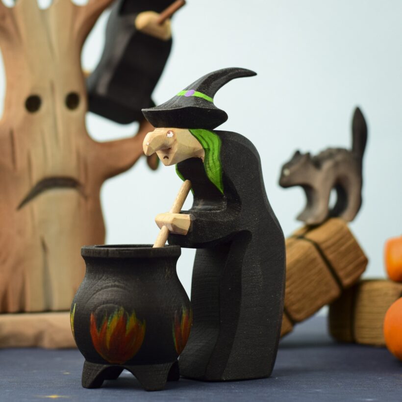 Brewing Witch And Cauldron Set~7254