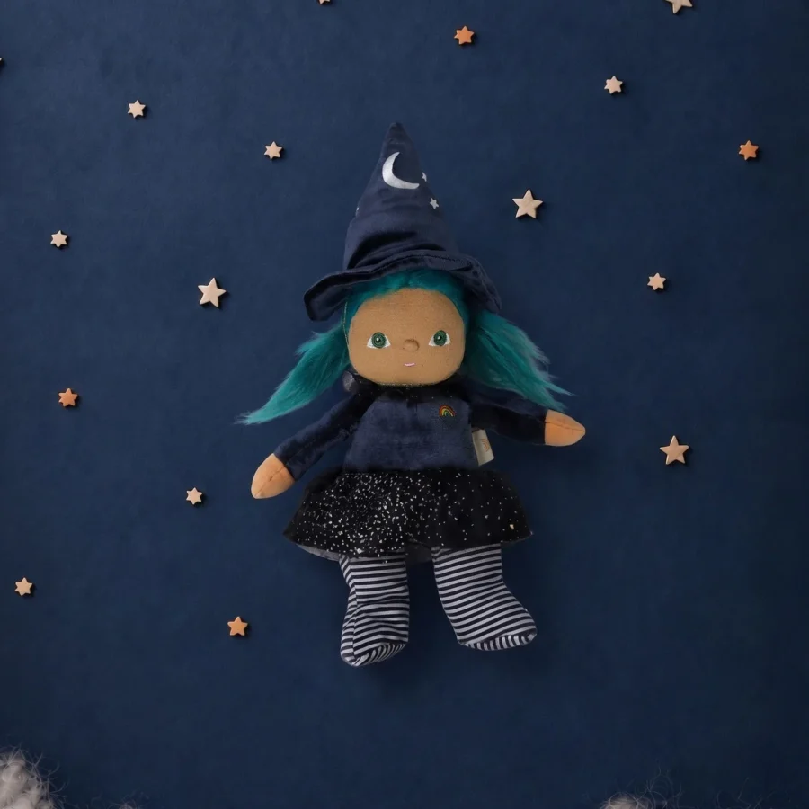 Dinky Dinkum Winnie Witch Ls1 2000x.jpg