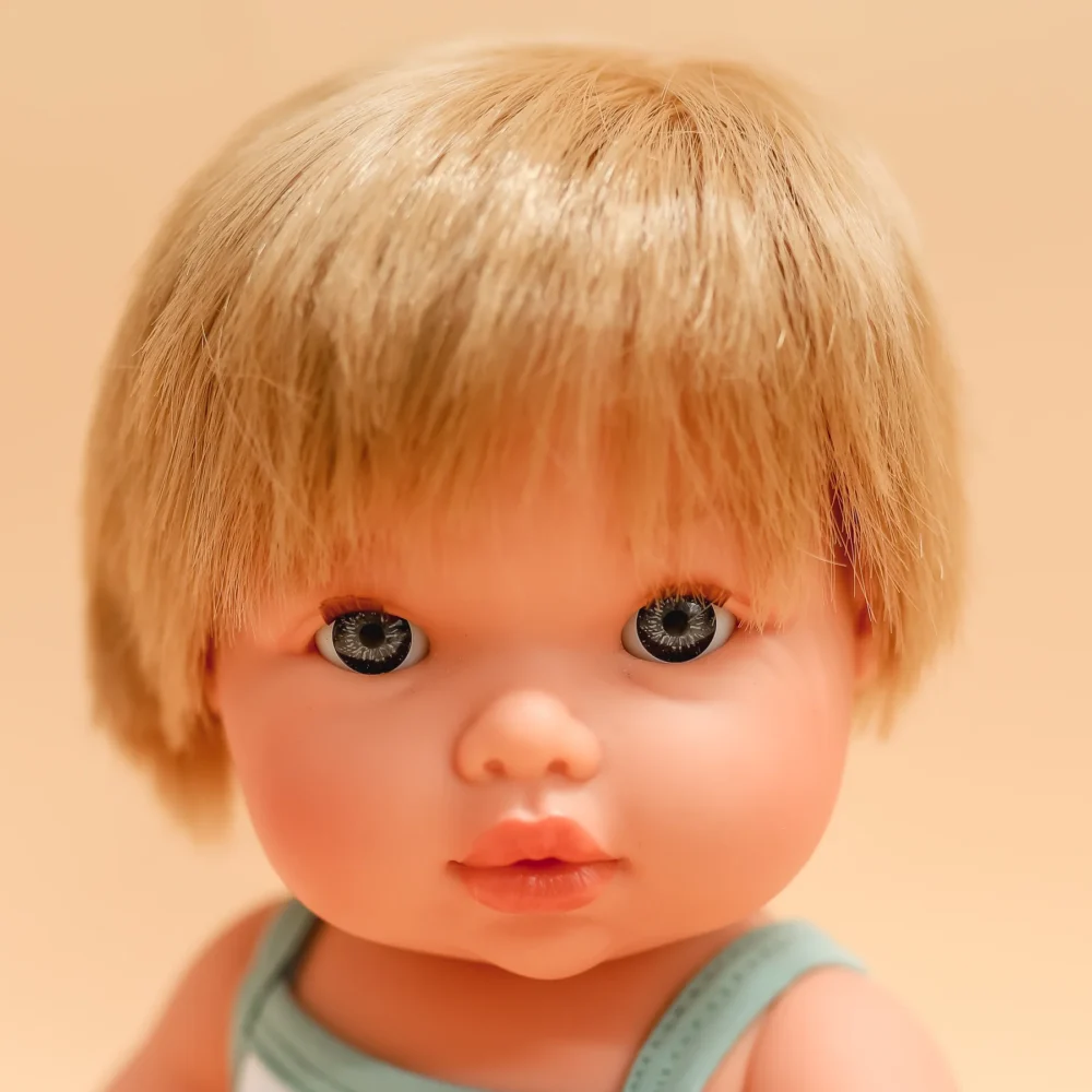 Oliverface 1800x1800.jpg