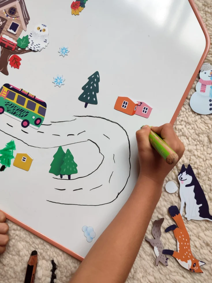 Enfant Dessine Magnets Tableau Bois Magnetique Macabaneareves.jpg